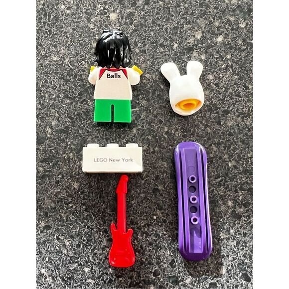 LEGO NEW YORK skateboard Minifigures with Alex printed - Picture 2 of 11